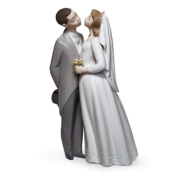 Lladro A Kiss To Remember Gres