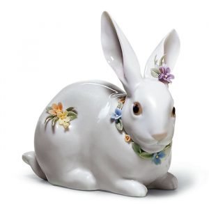 Lladro Attentive Bunny With Flowers