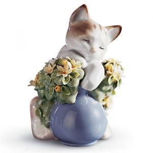 Lladro Dreamy Kitten