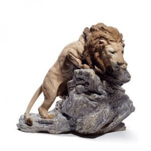 Lladro Lion Pouncing